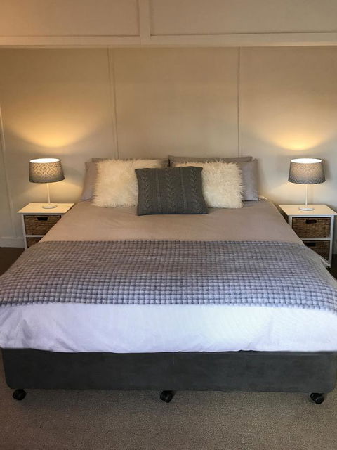 Platypus Playground Riverside Cottage - Holiday Find 1