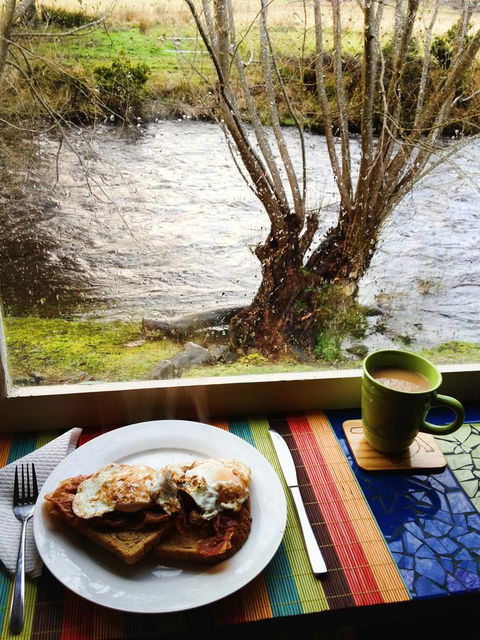 Platypus Playground Riverside Cottage - Holiday Find 8