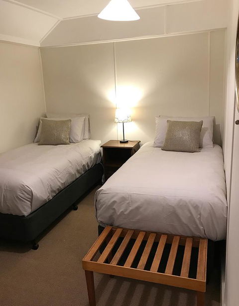 Platypus Playground Riverside Cottage - Holiday Find 3