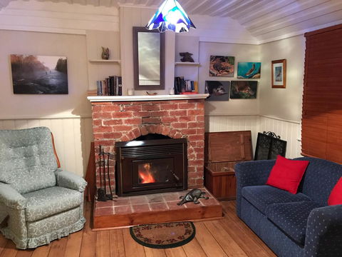 Platypus Playground Riverside Cottage - Holiday Find 4