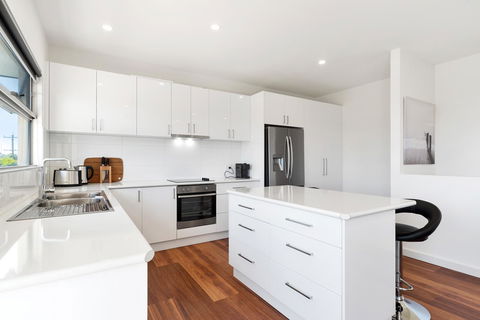 Rosewater Townhouses Dromana - Holiday Find 24