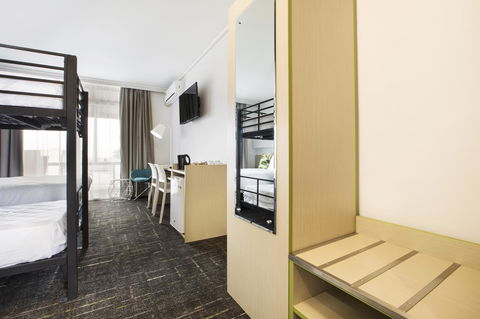 Nightcap At Sandringham Hotel - Holiday Find 23