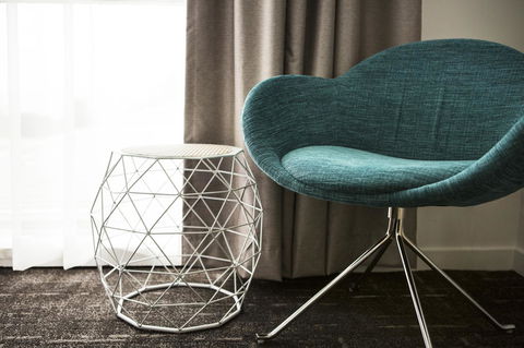 Nightcap At Sandringham Hotel - Holiday Find 13