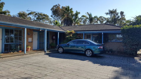 The Balnarring Motel - Holiday Find 12