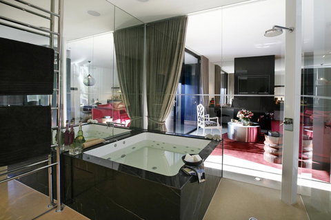 Hepburn At Hepburn - Holiday Find 15