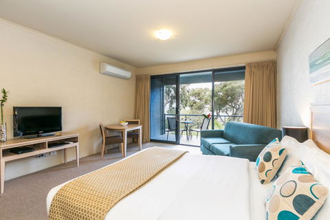 Lorne Surf Apartments - Holiday Find 26