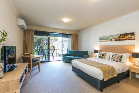 Lorne Surf Apartments - Holiday Find 27