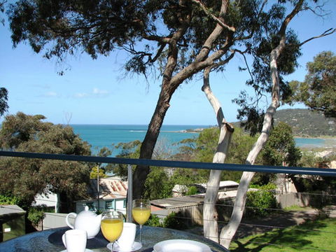 Lorne Surf Apartments - Holiday Find 3