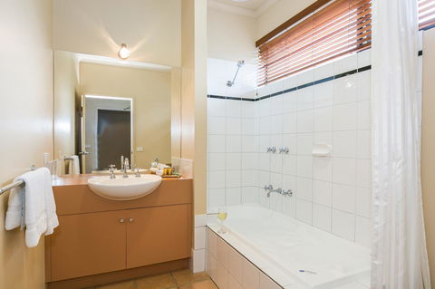 Lorne Surf Apartments - Holiday Find 25