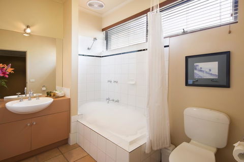 Lorne Surf Apartments - Holiday Find 33