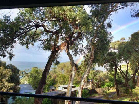 Lorne Surf Apartments - Holiday Find 4