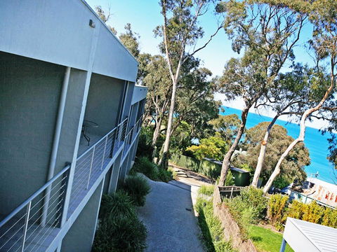 Lorne Surf Apartments - Holiday Find 10