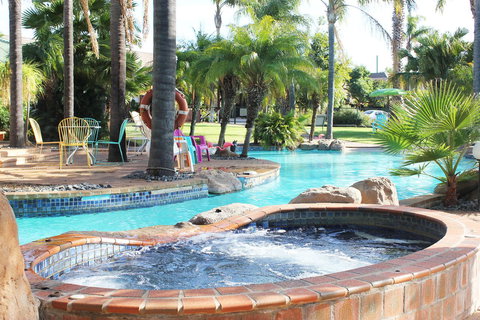 Swan Hill Resort - Holiday Find 14