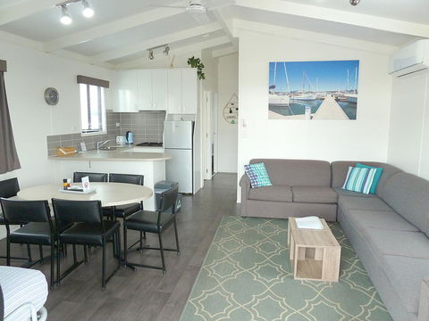 Apollo Bay Waterfront Motor Inn - Holiday Find 17