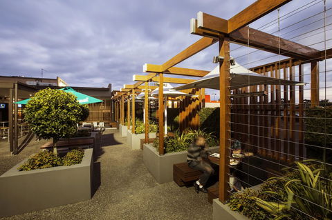Nightcap At Keysborough Hotel - Holiday Find 6
