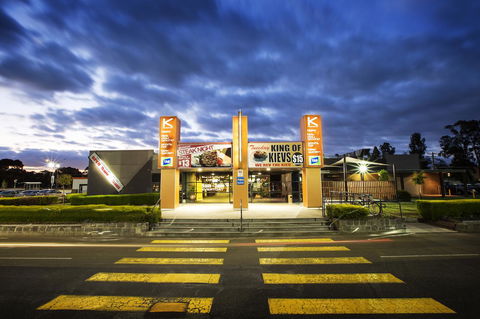 Nightcap At Keysborough Hotel - Holiday Find 27