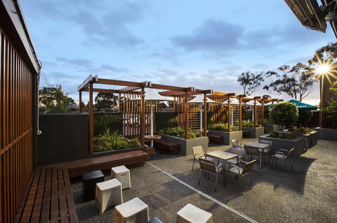 Nightcap At Keysborough Hotel - Holiday Find 28
