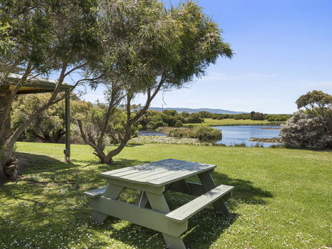Apollo Bay Cottages - Holiday Find 6