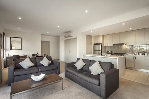 Quest Glen Waverley - Holiday Find 16