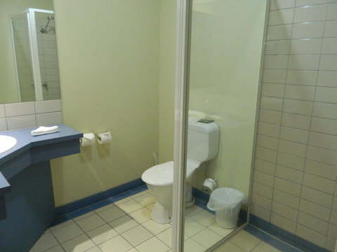 Ciloms Airport Lodge - Holiday Find 41