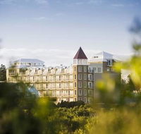 Deep Blue Hotel  Hot Springs - Holiday Find