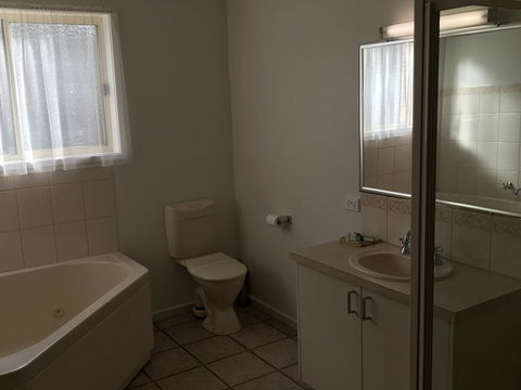 Beachcomber Motel & Apartments - Holiday Find 9
