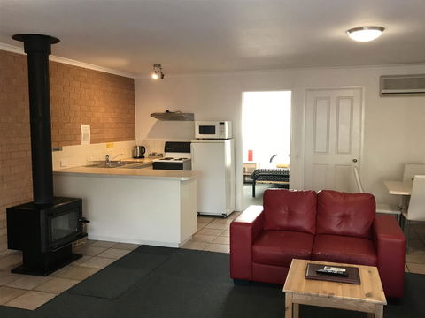 Beachcomber Motel & Apartments - Holiday Find 13