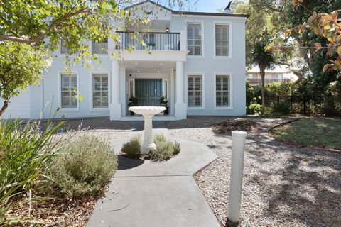 Sandymount - Holiday Find 1