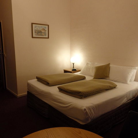 Bright Chalet - Holiday Find 11