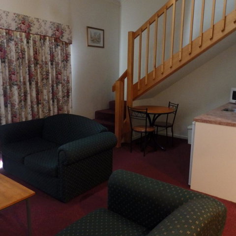 Bright Chalet - Holiday Find 9