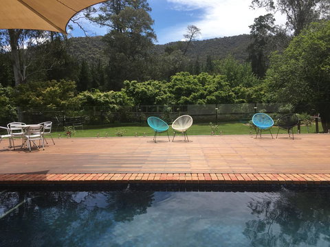 Bright Chalet - Holiday Find 16