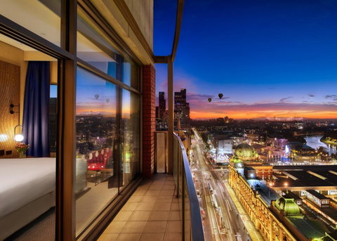 DoubleTree By Hilton Melbourne - Holiday Find 1