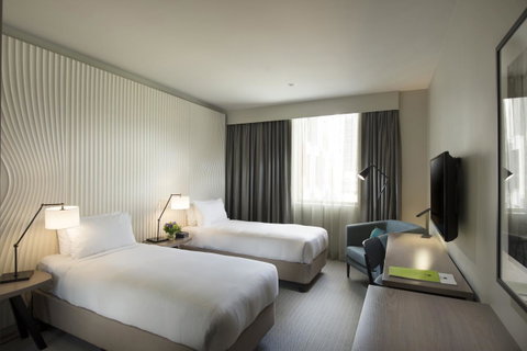 DoubleTree By Hilton Melbourne - Holiday Find 35