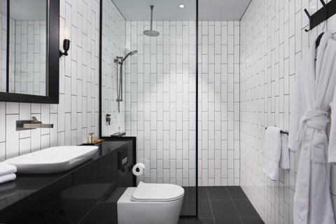 DoubleTree By Hilton Melbourne - Holiday Find 5