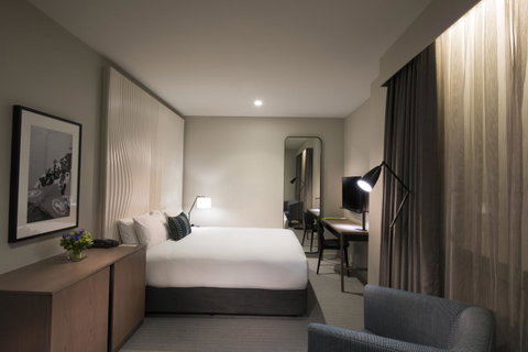 DoubleTree By Hilton Melbourne - Holiday Find 9
