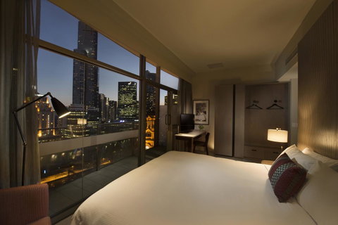 DoubleTree By Hilton Melbourne - Holiday Find 30
