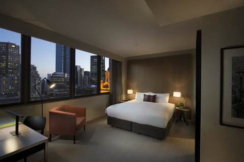 DoubleTree By Hilton Melbourne - Holiday Find 6