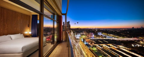 DoubleTree By Hilton Melbourne - Holiday Find 11