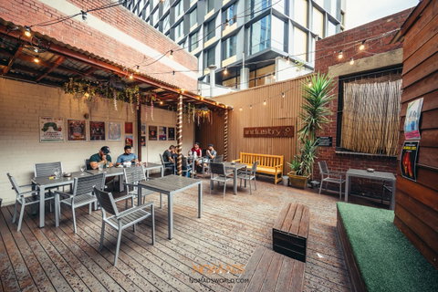 Nomads Melbourne Backpackers - Holiday Find 6