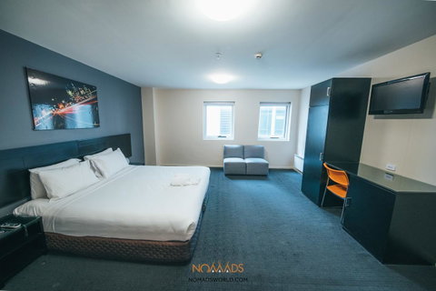 Nomads Melbourne Backpackers - Holiday Find 21