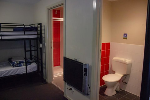 Nomads Melbourne Backpackers - Holiday Find 42
