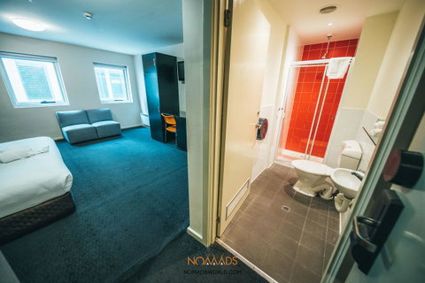 Nomads Melbourne Backpackers - Holiday Find 20