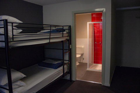 Nomads Melbourne Backpackers - Holiday Find 36