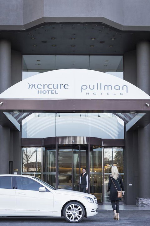 Mercure Melbourne Albert Park - Holiday Find 1
