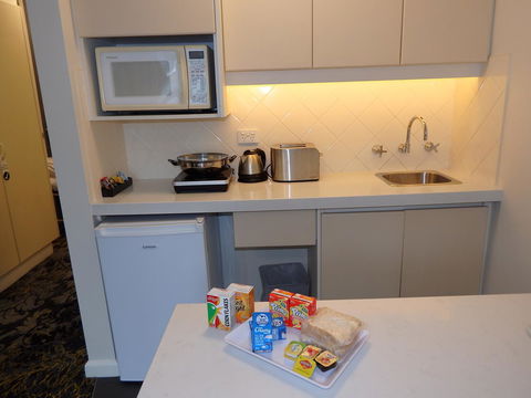 City Limits Hotel Apartments - Holiday Find 20