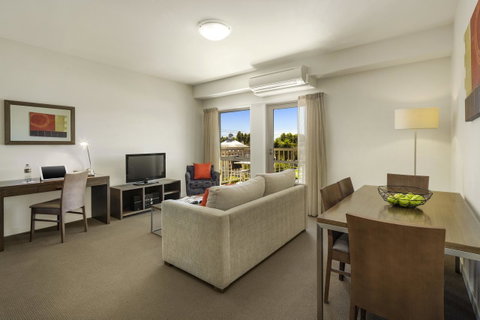 Quest Mildura - Holiday Find 6