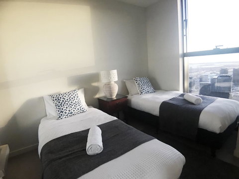 Sky City Serviced Apartment - Holiday Find 10