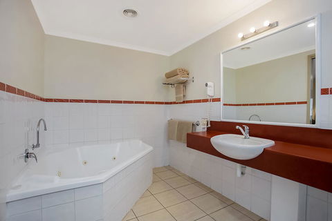 Comfort Inn Warrnambool International - Holiday Find 11