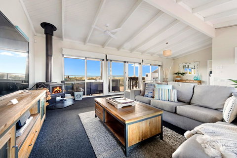 Beachside House - Holiday Find 0