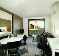 Punthill Oakleigh - Holiday Find